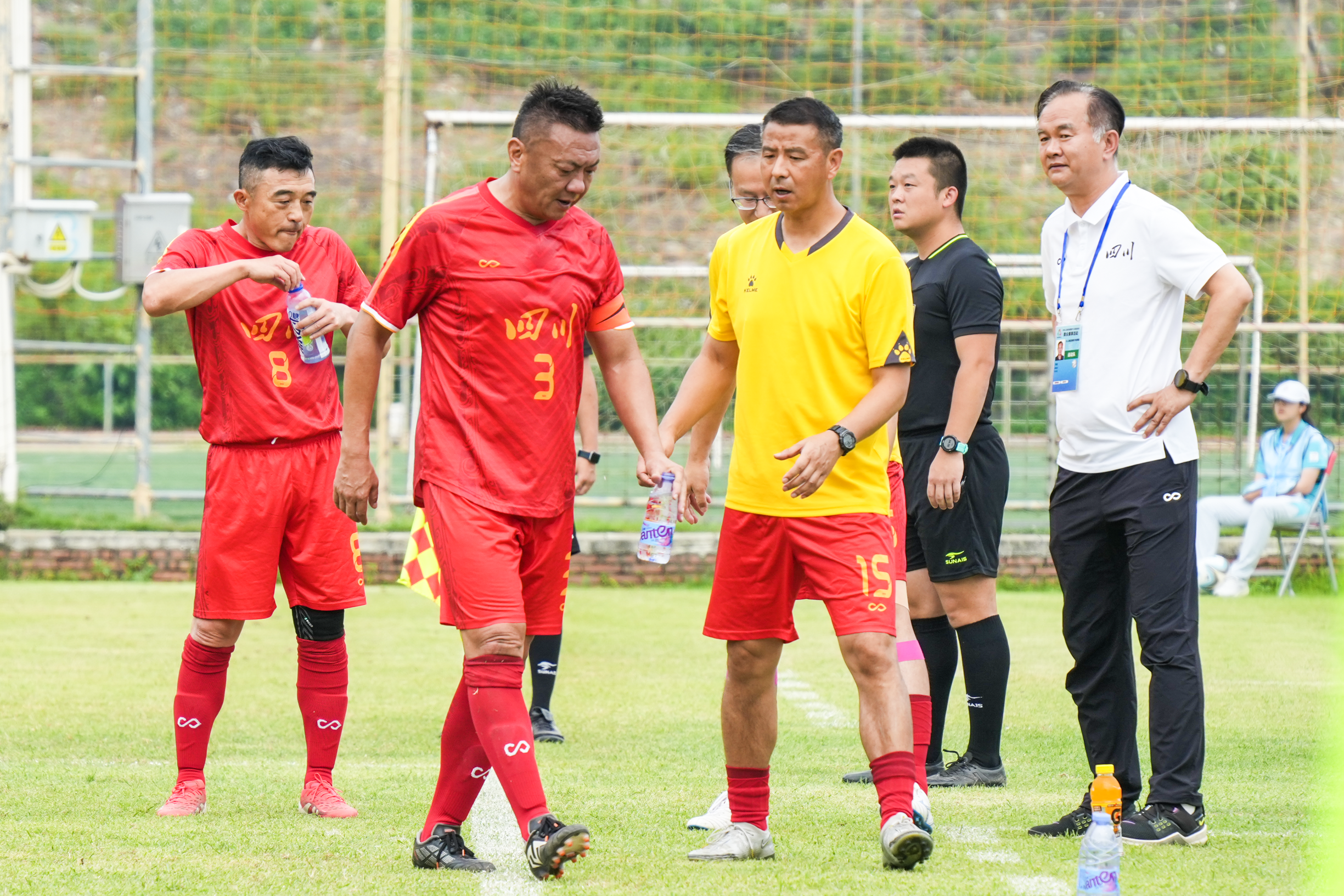 包含四川财富主场获胜,球迷热情助威的词条 包含四川财富主场获胜,球迷热情助威的词条