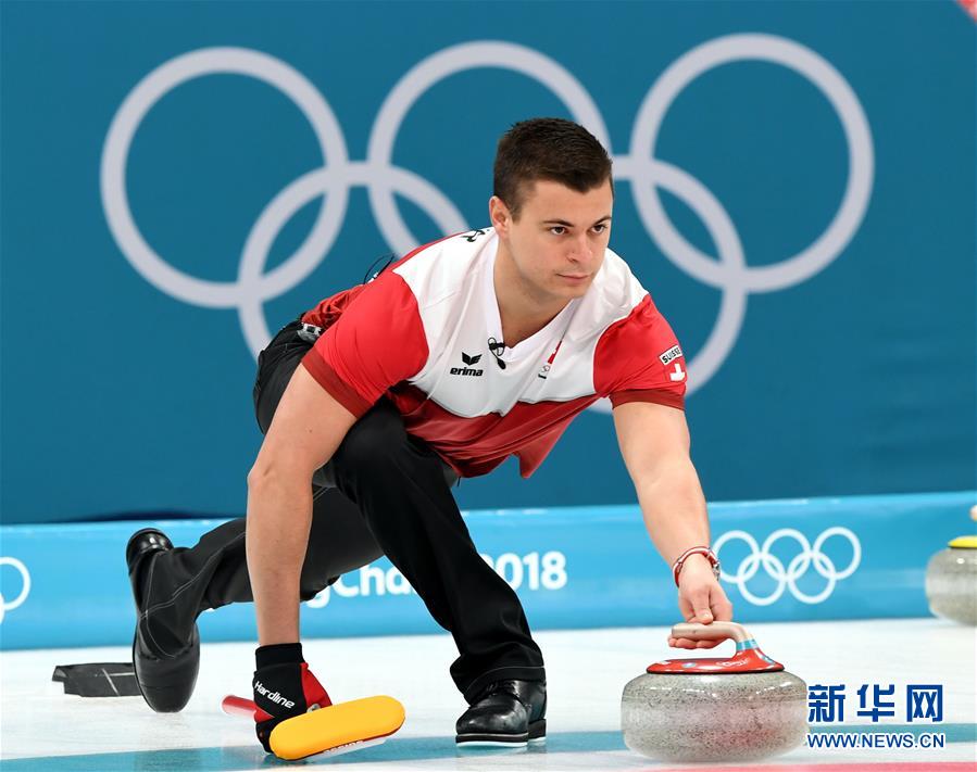 关于瑞士运动员突破个人记录，获得铜牌的信息