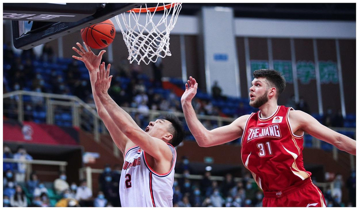 包含湖北队击败新疆队，士气高涨的词条