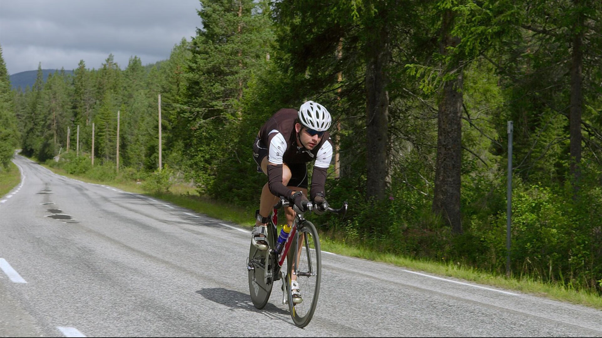 铁卫千次解围!年度焦点之战见证德里赫特铸就后防丰碑